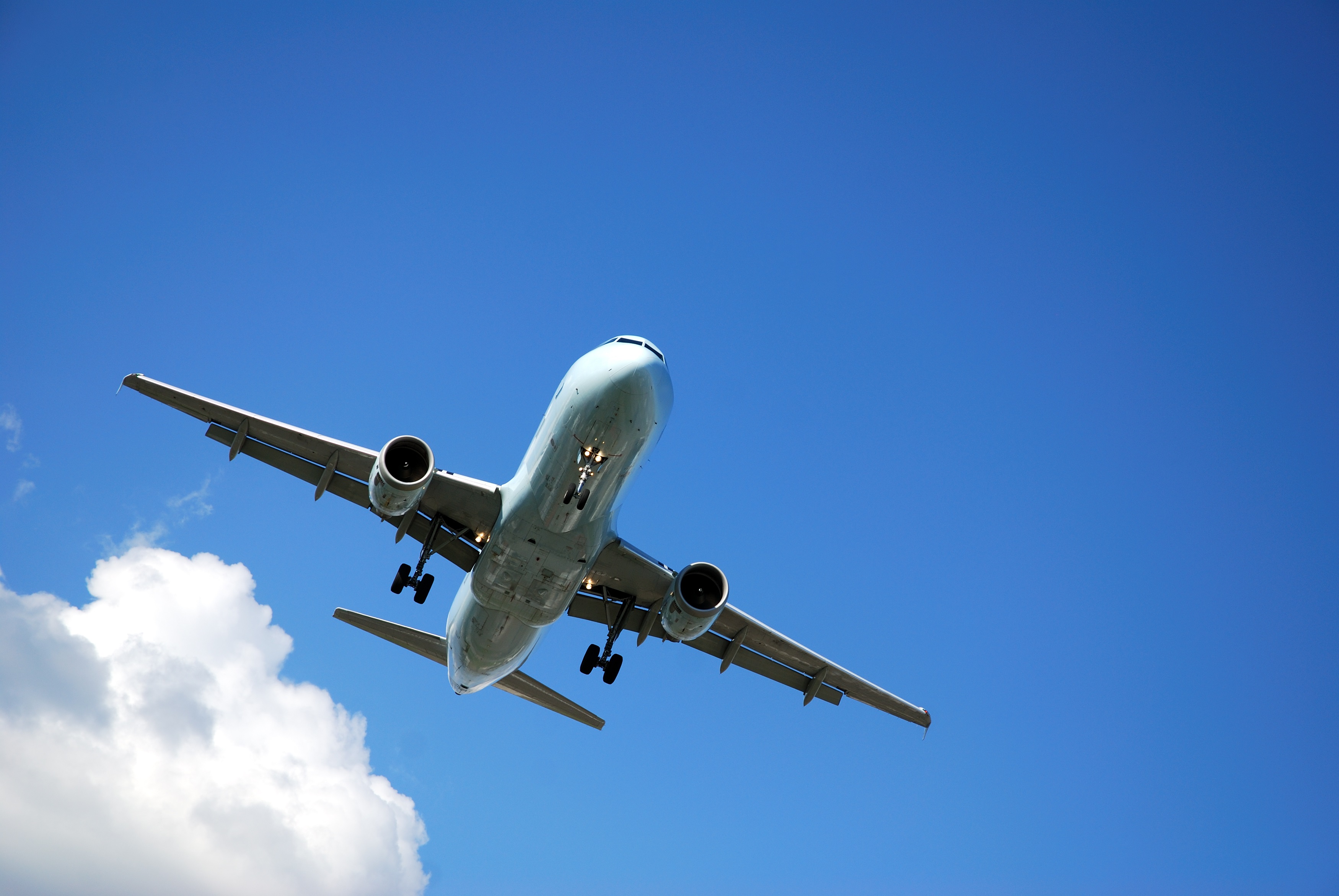 /media/1318/istock-117276049-airplane-blue-sky.jpg